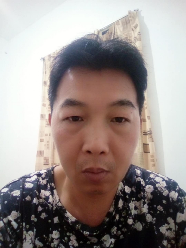 繁华哀伤的第一张照片--宁德婚介网