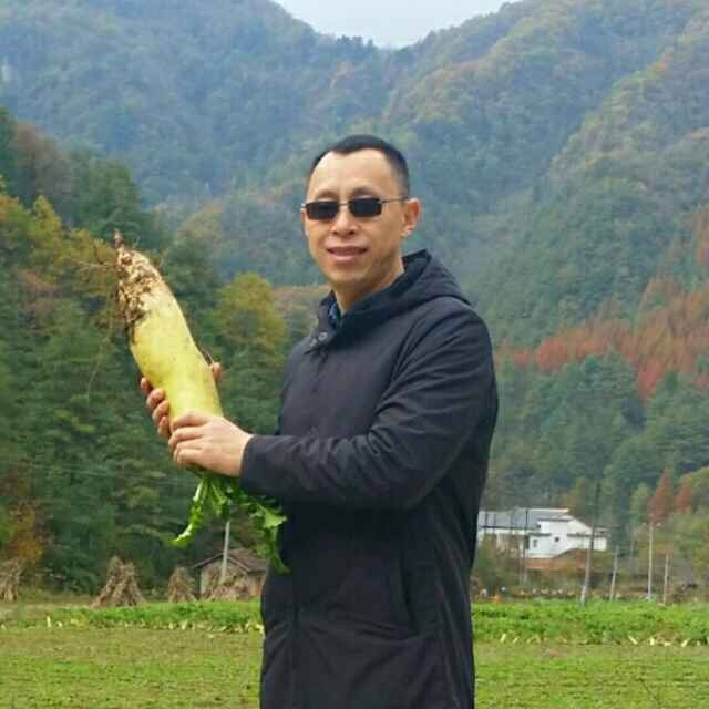 墨迹男的第一张照片--宁德婚介网