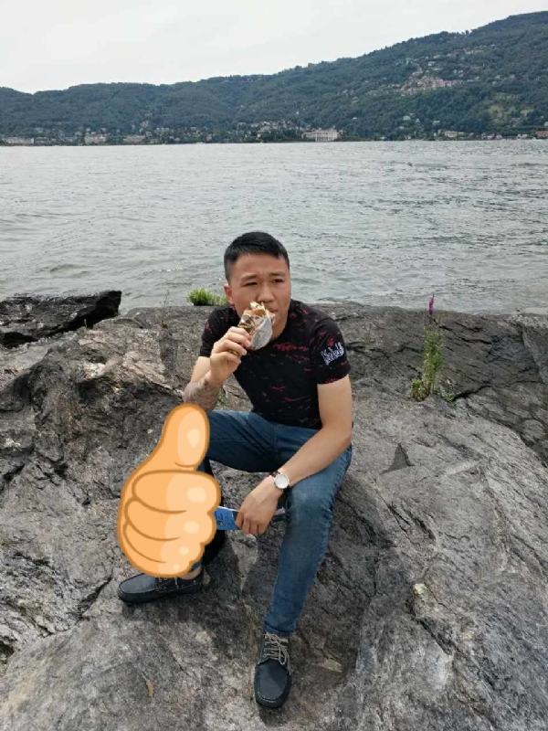 绚烂背后的平淡的第一张照片--宁德婚介网