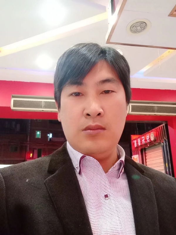 奔跑的第二张照片--宁德婚介网