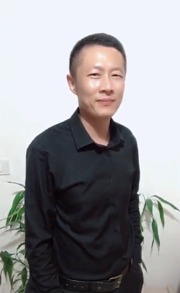 地huhi的第一张照片--宁德婚介网