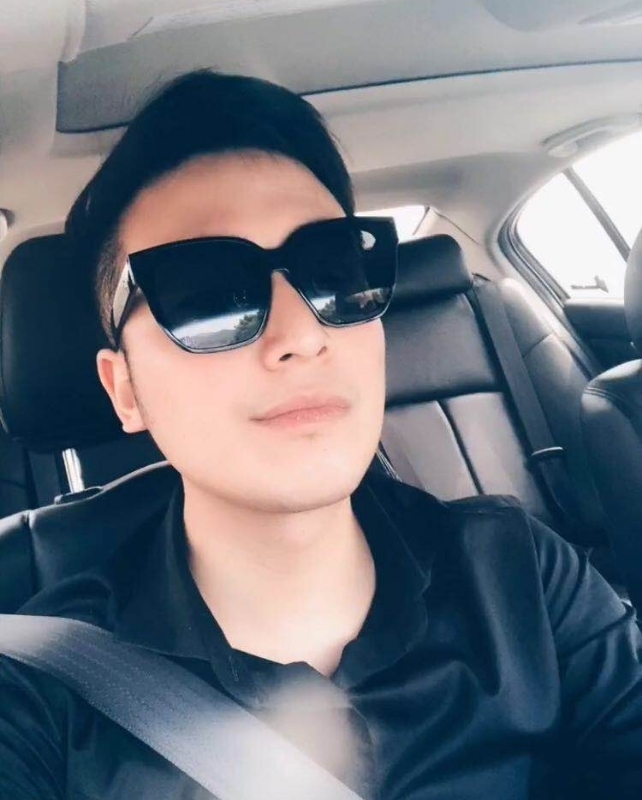 沉稳的第一张照片--宁德婚介网
