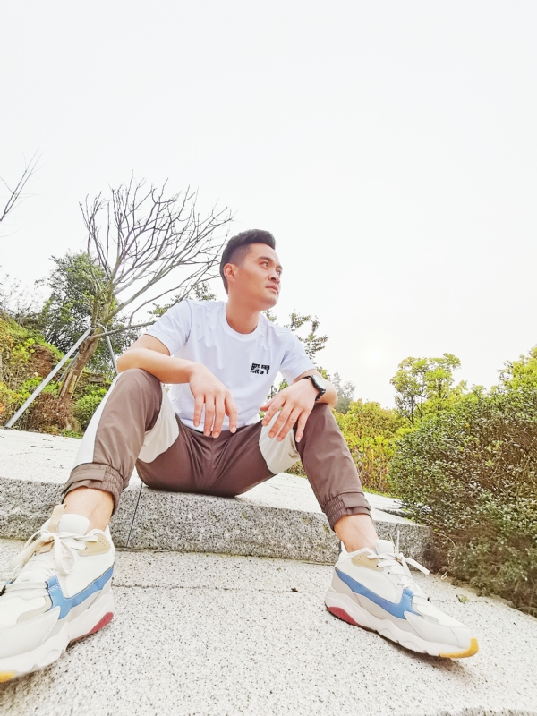 一个人，干净利落的第一张照片--宁德婚介网
