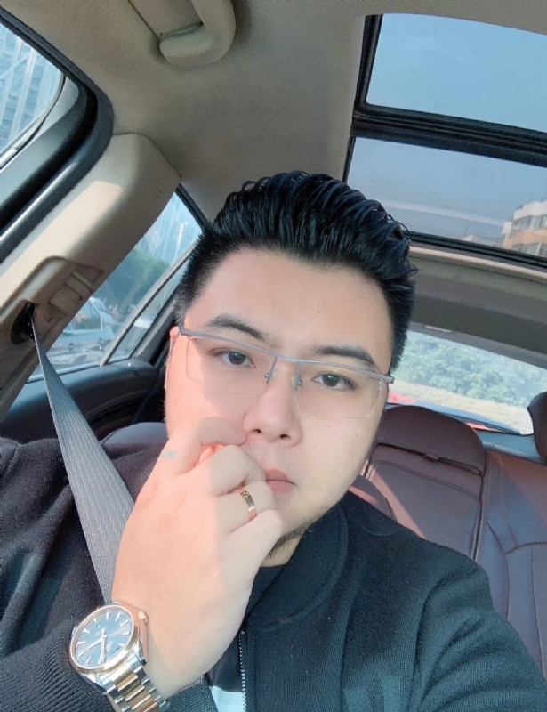 把苹果咬哭的第一张照片--宁德婚介网