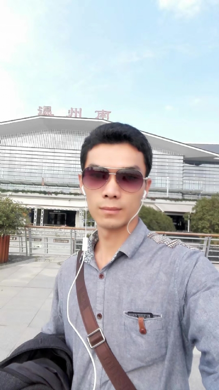 错把真心喂了狗的第三张照片--宁德婚介网
