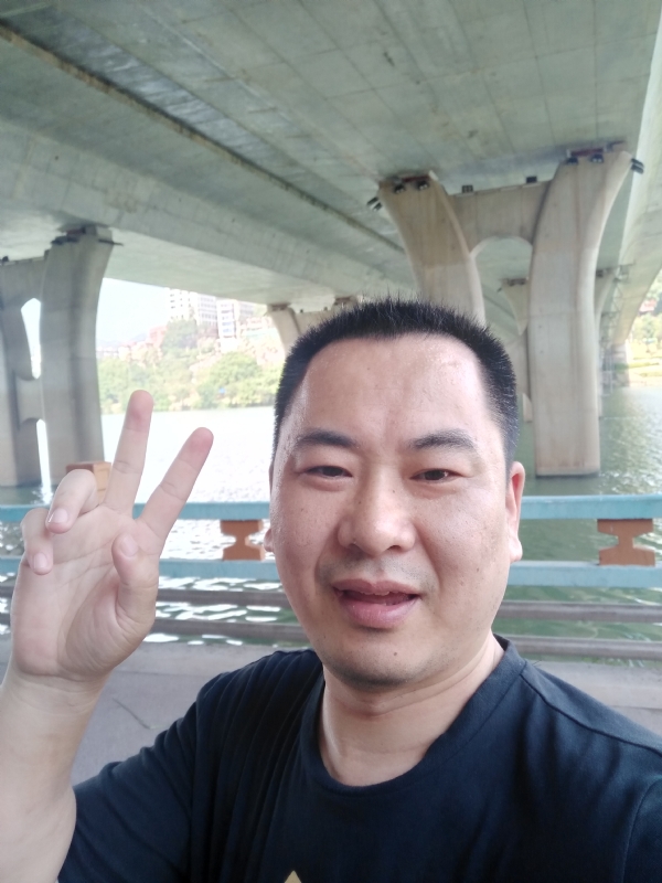 上人的第一张照片--宁德婚介网