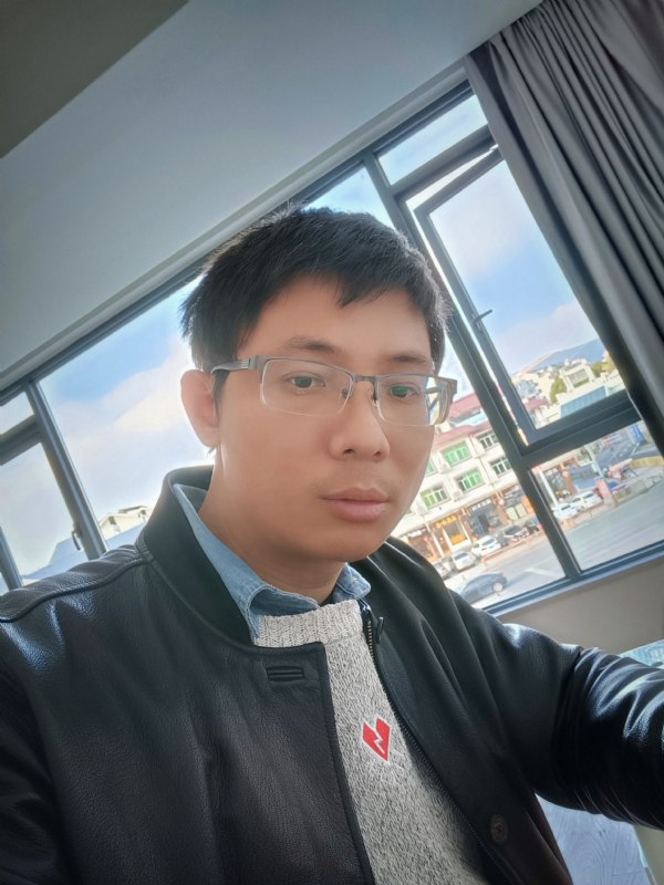 也许只是缺少一个拥抱的第二张照片--宁德婚介网