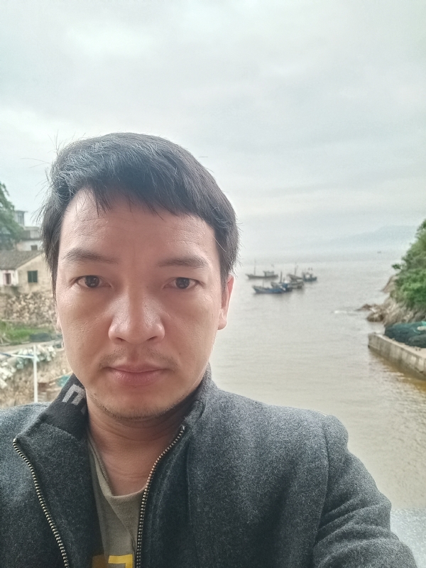 啊亮的第一张照片--宁德婚介网