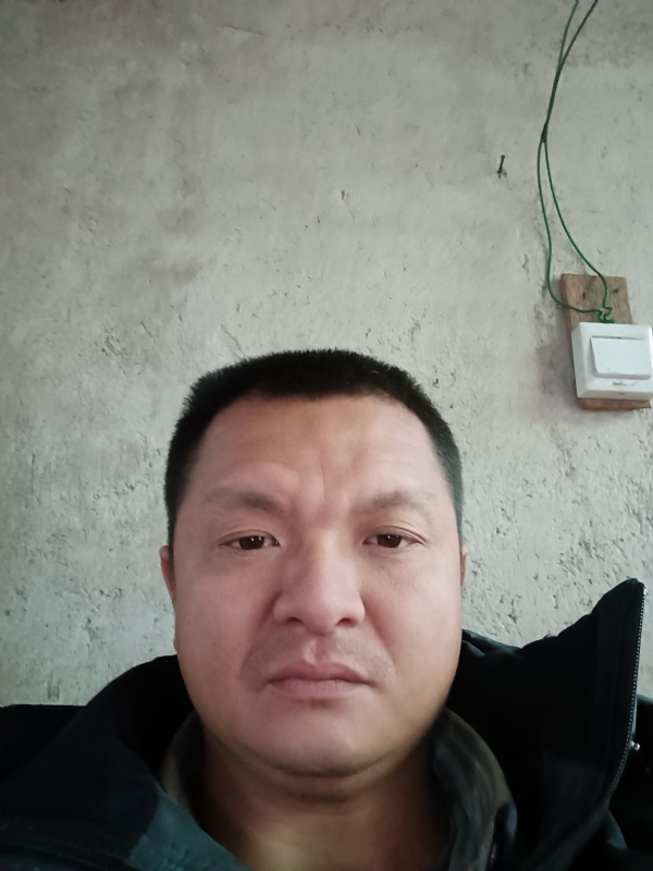 兰成龙的第三张照片--宁德婚介网