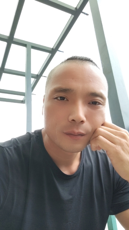 伯爵的第三张照片--宁德婚介网