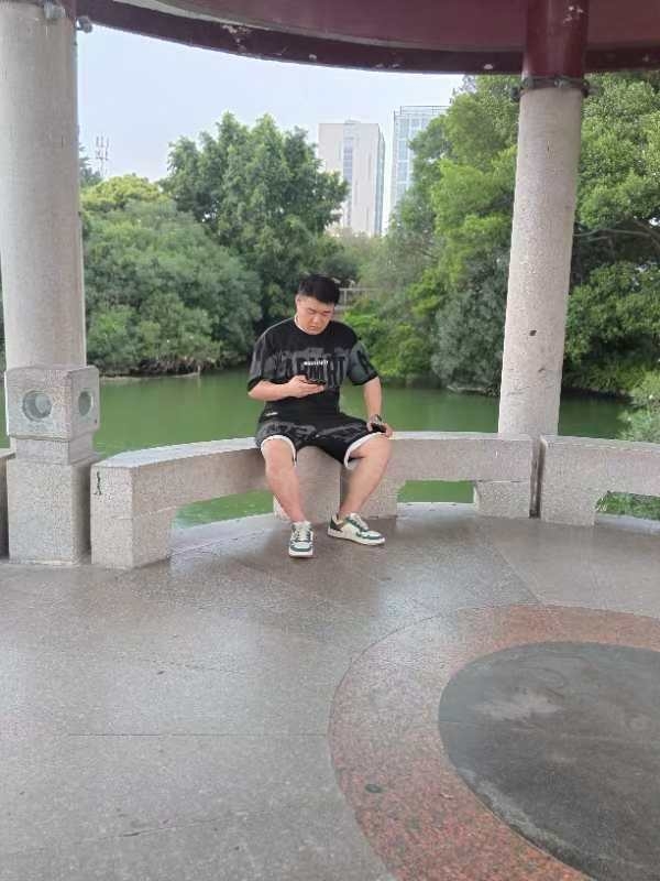 不善挽留的第一张照片--宁德婚介网